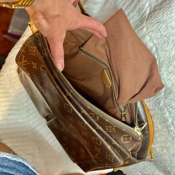 Louis Vuitton Brown Monogram Viva Cite Shoulder Bag M51163 - Picture 9 of 14